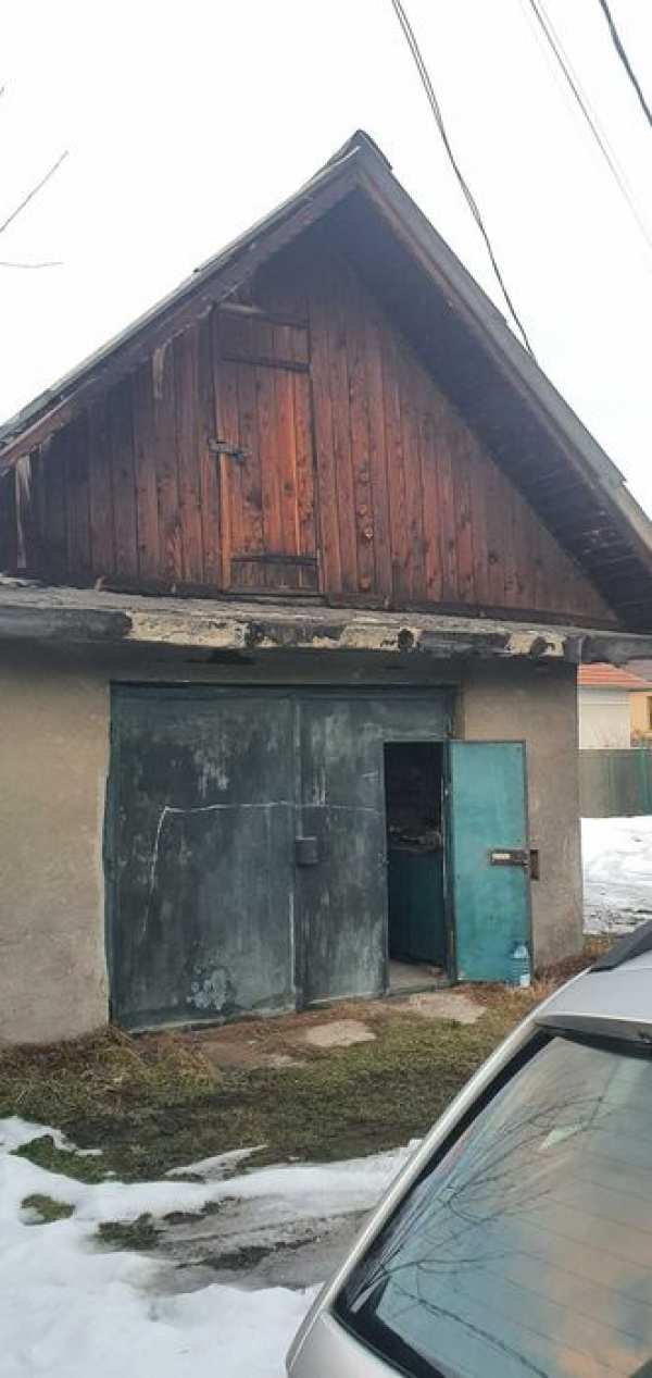 Vând garaj 32 mp , Str. Stefan cel Mare,  Petrosani, jud. Hunedoara