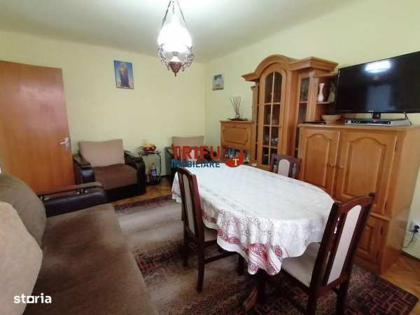 Apartament 4 camere de vanzare zona Cetate parter inalt