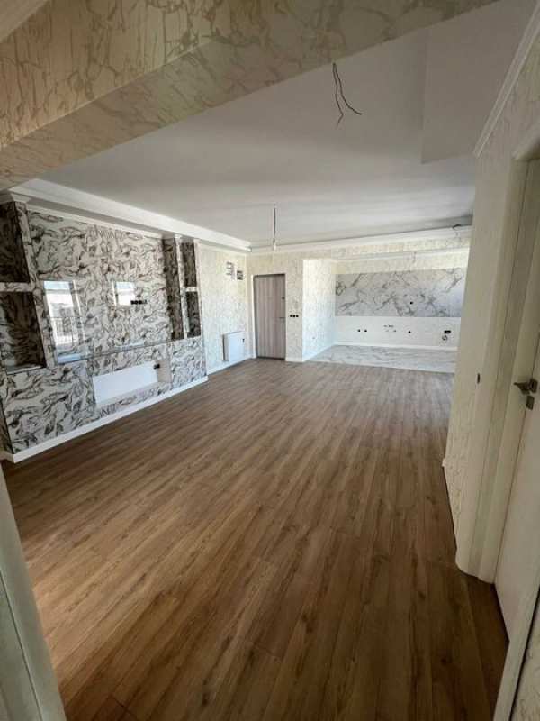 De vanzare apartament 3 camere superfinisat zona vivo