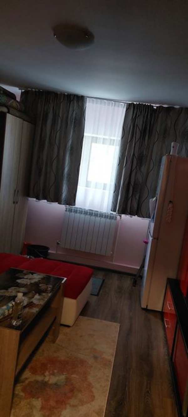 Închiriez apartament