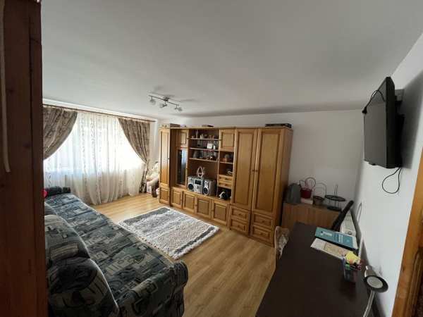 Inchiriez apartament 2 camere