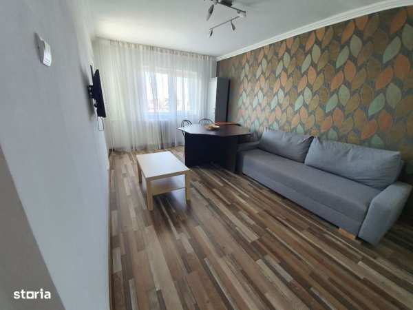 Ap. 2 camere dec zona Republicii str Colinii et 3/4, 350 euro