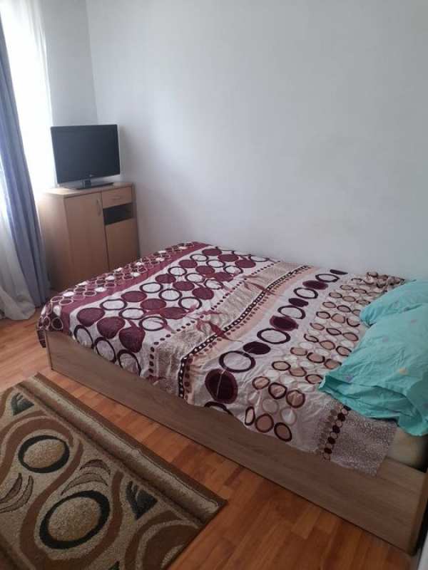 Închirieriez apartament 2camere în Mioveni arges