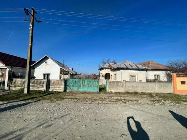 Vând Casa în comuna Gradinari jud OLT