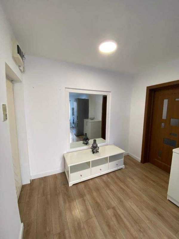 Inchiriez apartament 2 camere, Loc. Slatina, Jud.Olt