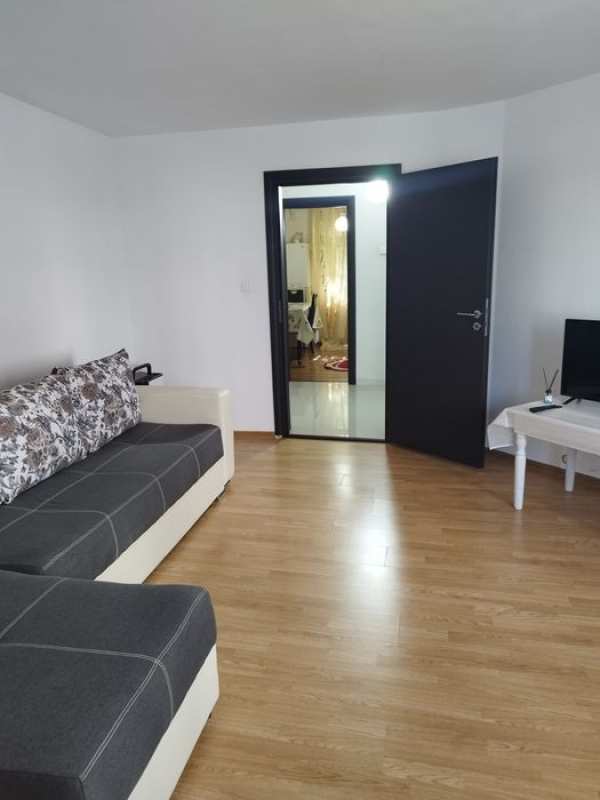 Apartament de închiriat