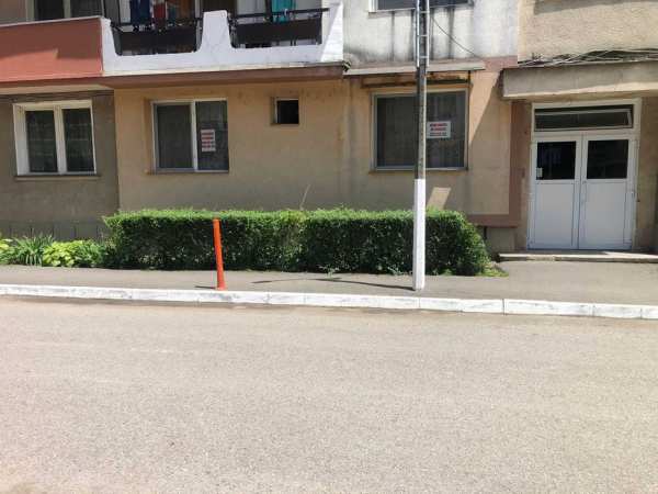 Apartament 3 camere, parter, zona centrala - Brad