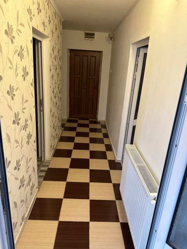 Apartament De Închiriat  În Moreni