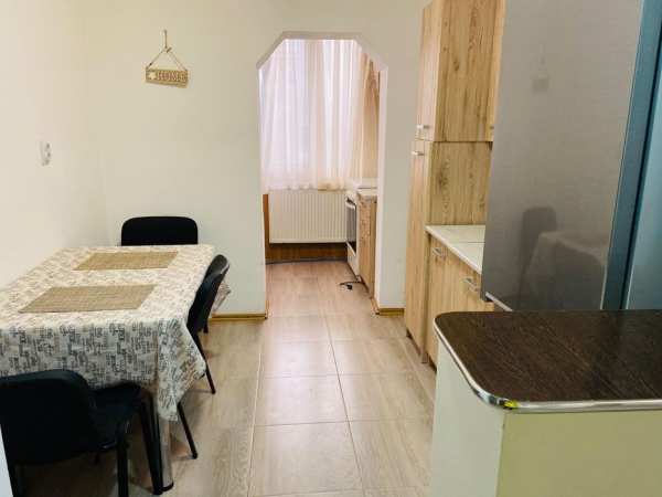 Inchiriez apartament in regim hotelier