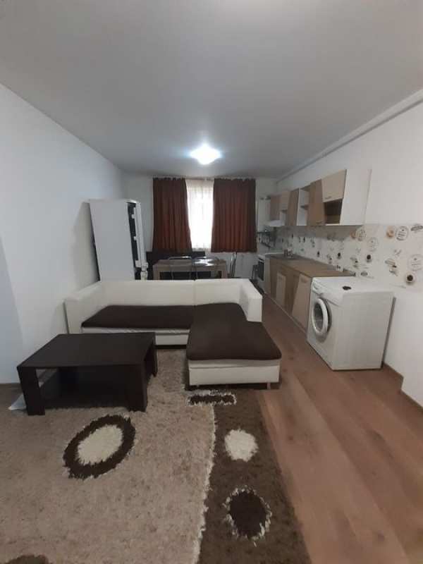 Inchiriez apartament cu 2 camere