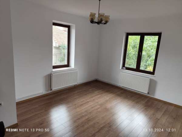 Apartament 2 camere decomandat et. Intermediar Gara Sud