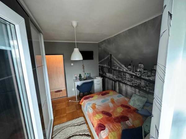 Proprietar , inchiriez apartament 3 camere cu vedere la Mall