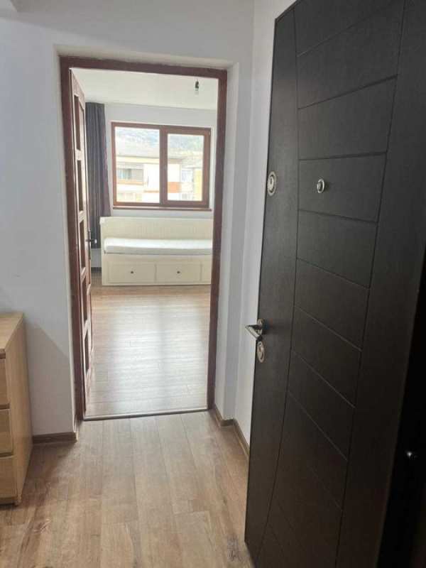 Apartament de vanzare situat in Brad ,complet renovat