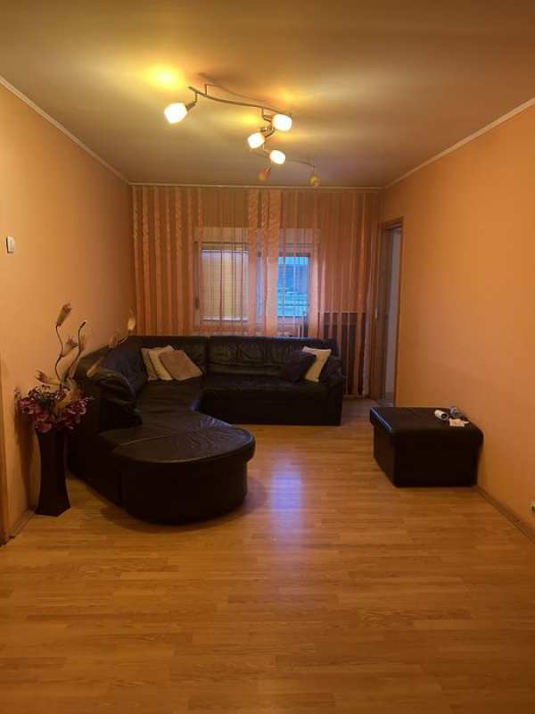 Vand apartament 3 camere