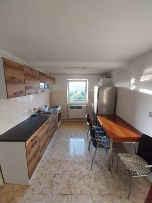 De închiriat apartament 2 camere