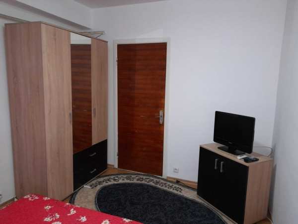 vanzare apartament 2 camere zona CFR