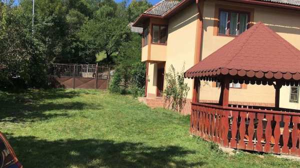 De vânzare casa cu teren 1500 mp în Câmpeni