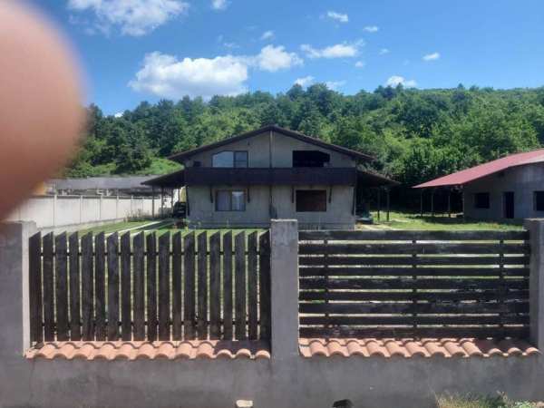 se ofera spre vanzare casa APARTAMENT NOU IN DUPLEX la 140 EURO MP