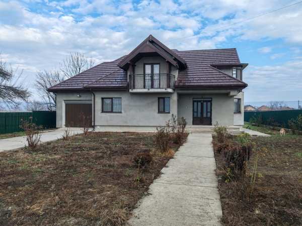 Închiriere casa la țară