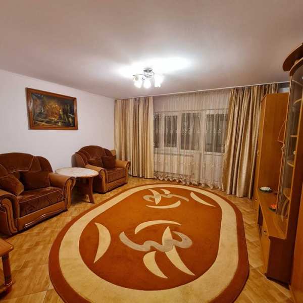 Inchirierez Apartament 3 Camere - In spatele primariei