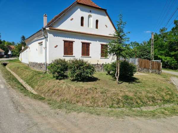 Casa in chirie la Seleus, com. Danes (linga Sighisoara)