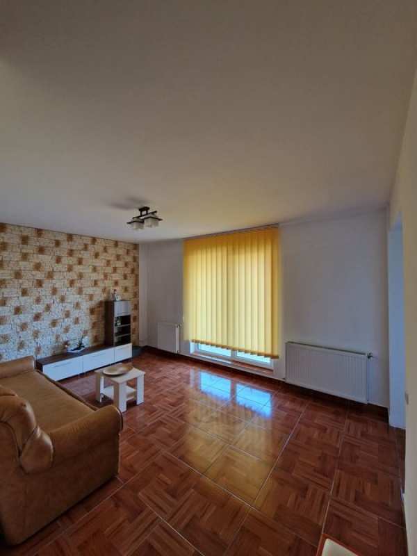 Închiriez apartament doua camere