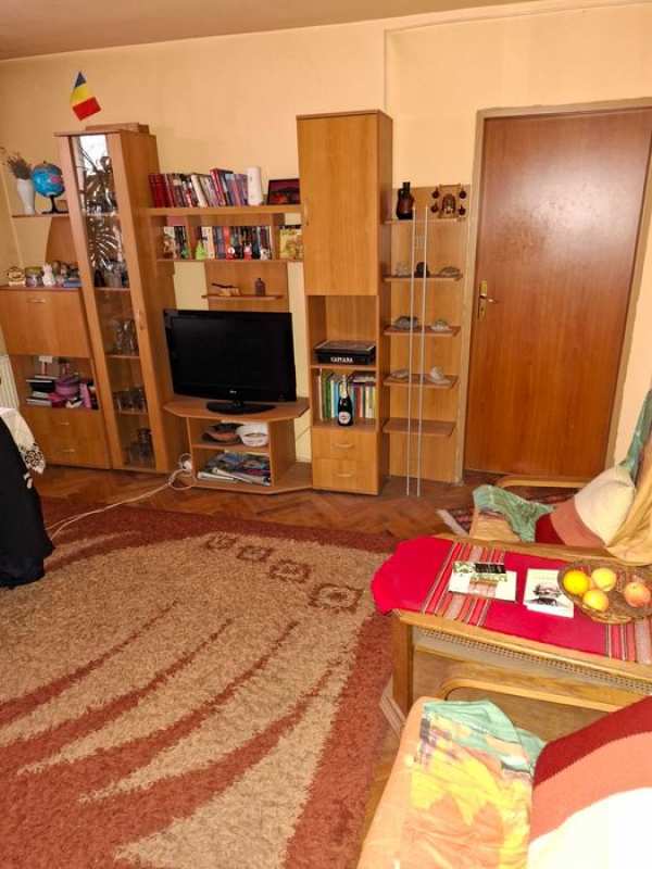 Apartament 3 camere Tgjiu, Garofitei