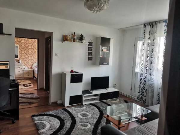 Inchiriez Apartament 2 camere, Zona Podu Ros