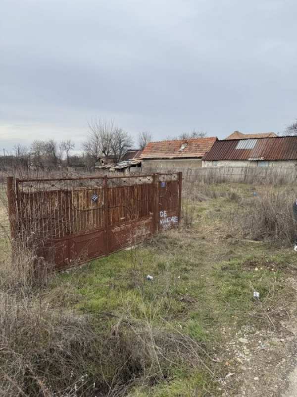 Vând teren intravilan 10km de Slatina