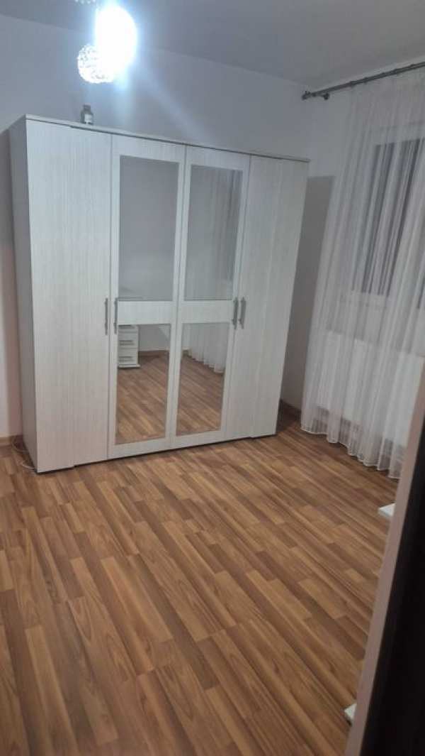 Închiriez apartament cu o cameră