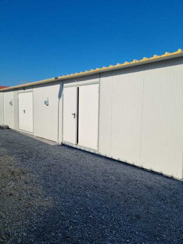 Inchiriez 5 spatii depozitare tip container 2.5m x 6 m