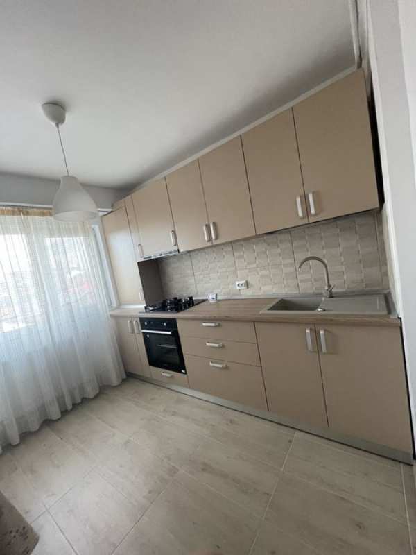 Inchiriez apartament 2 camere