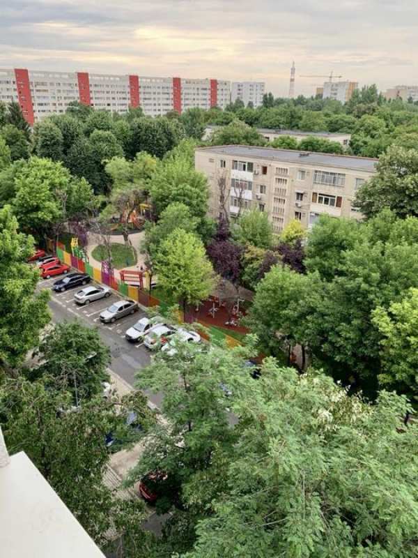 Vand apartament 3 camere zona Straduintei