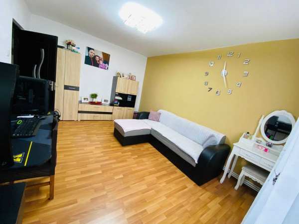 Apartament 3 camere decomandat de vânzare - Năvodari, zona Est