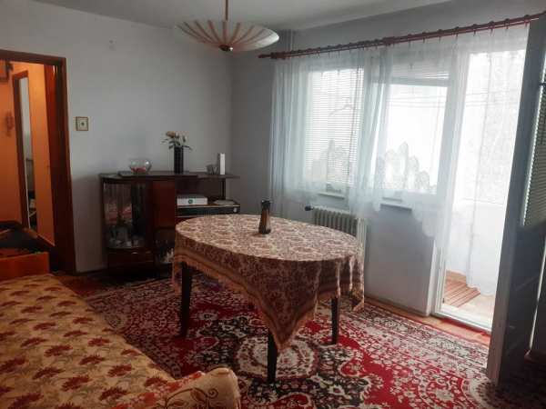 Închiriere apartament zona Cina