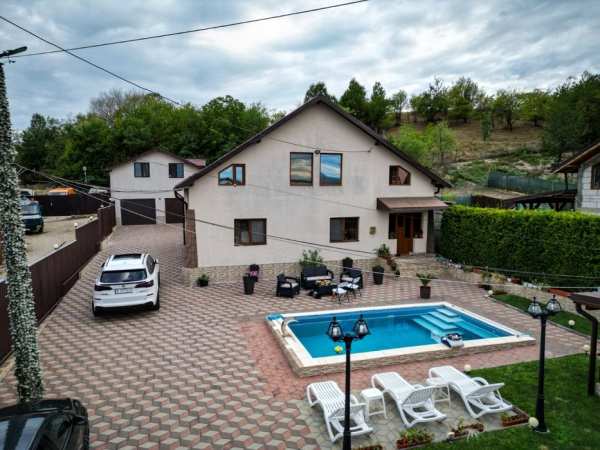 Vand casa + piscina + 3 Afaceri la cheie