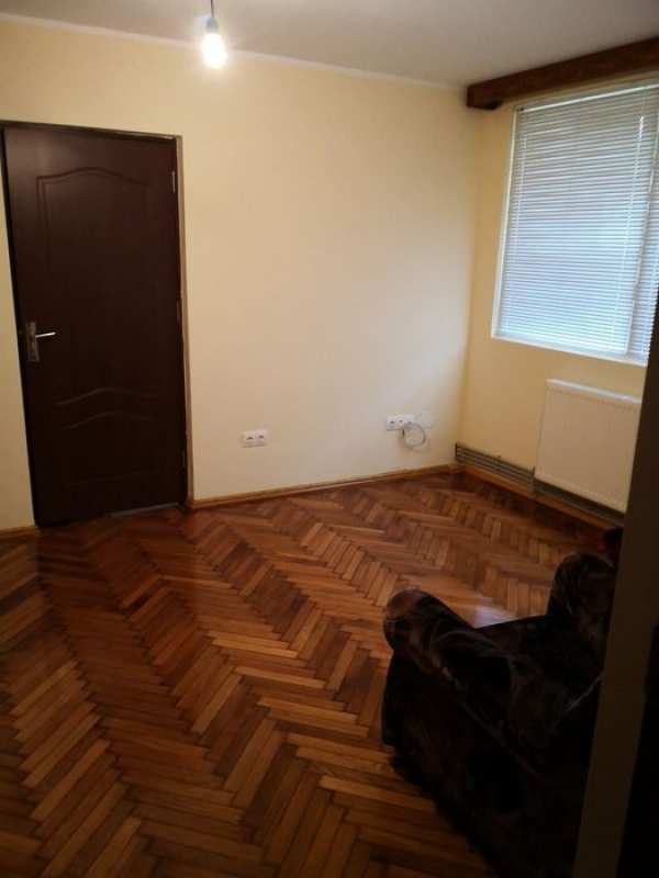 Închiriez apartament 2 camere Tiglina