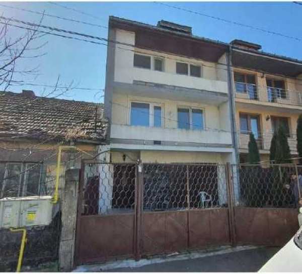 Apartament 4 camere in Satu-Mare