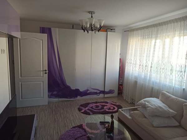 Închiriez apartament 2 camere