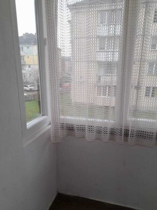 Inchiriez apartament 3 camere