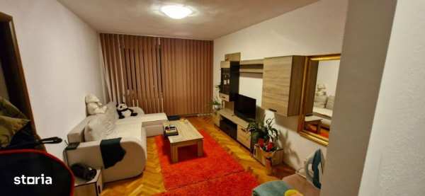 Apartament 4 camere,etajul 1,zona ultracentrala