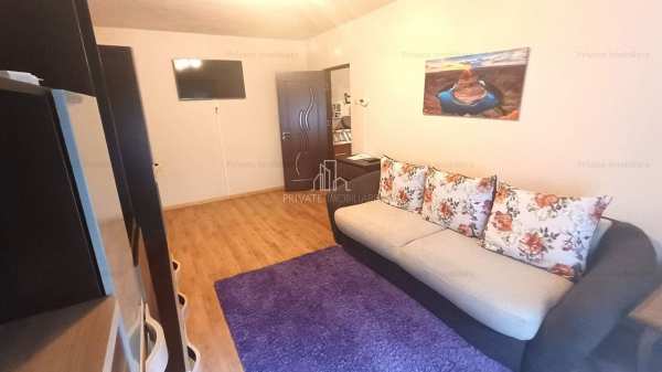 Apartament 2 Camere, Etaj 2, Decomandat, Zona Dambu