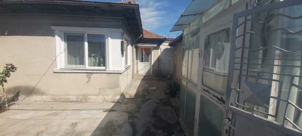 Coiciu- casa locuibila cu teren 325mp, centrala pe gaze