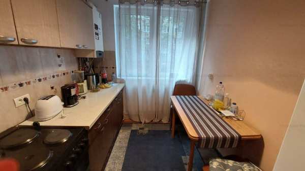 Vand apartament 2 cam -zona Podgoria