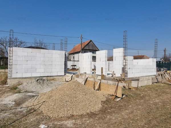 Casa in constructie, proiect deosebit suprafata utila m2 si teren 600 m2