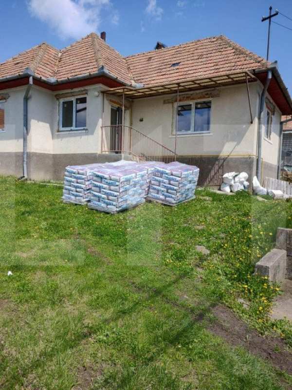 Casa 2 camere, 81 mp utili + 2225 teren , in satul Rediu