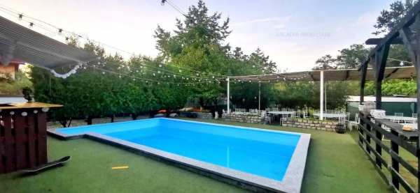 Vila cu 8 camere | Piscina proprie | Curte generoasa