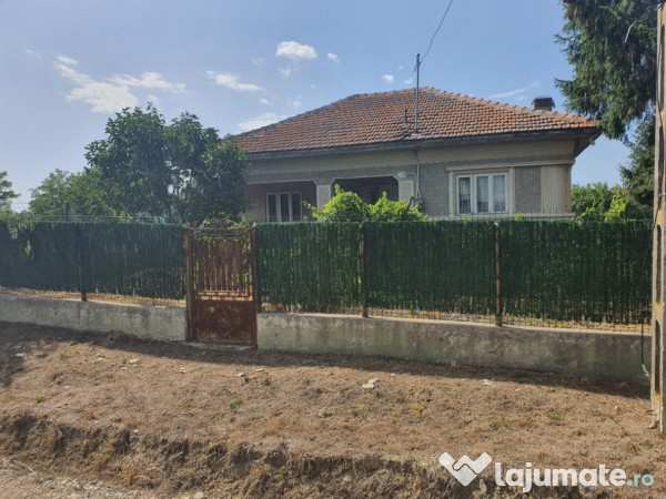 Casă cu teren 2800 mp intravilan, comuna draganesti