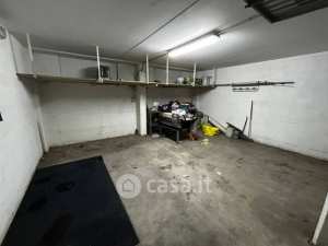 Box/posto auto in residenziale in Corso Cesare Correnti 77 /A