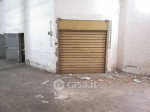 Box/posto auto in residenziale in Via Giotto 50
